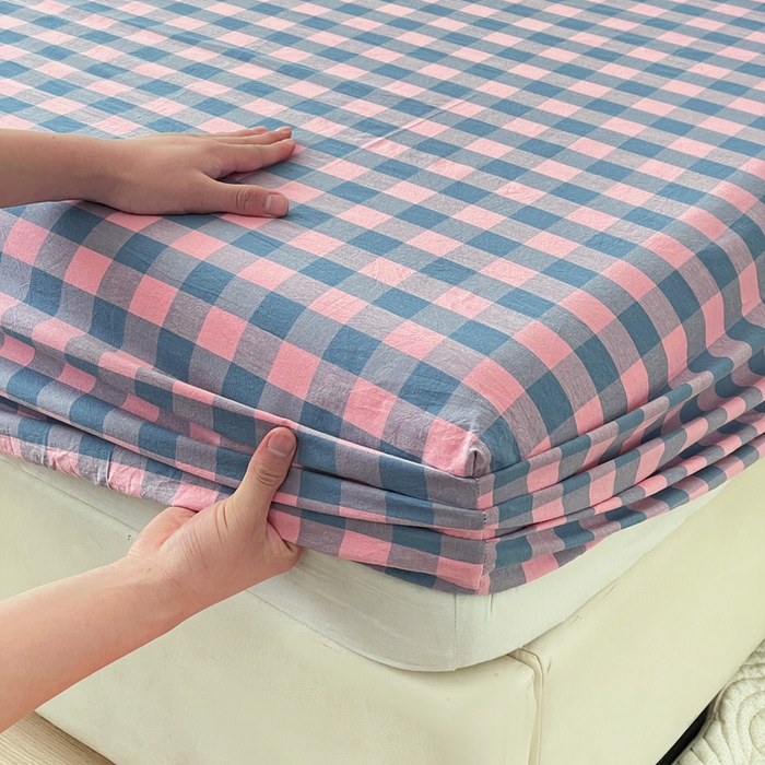 91家纺网 家纺一手货源 找家纺 2025新款全棉水洗棉套件-单床笠 粉灰小格