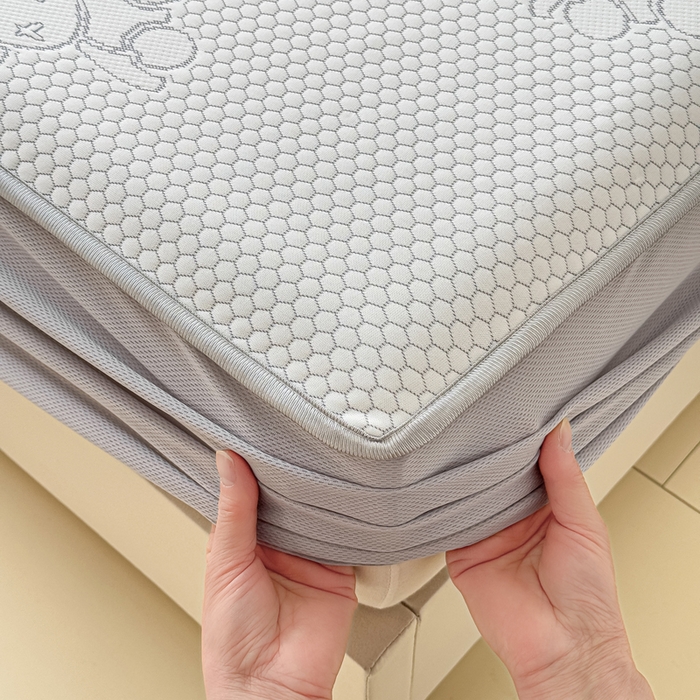 91家纺网 家纺一手货源 找家纺 999家纺   2025新款凉感提花冰豆豆凉席三件套 冰块熊-灰（床笠款）