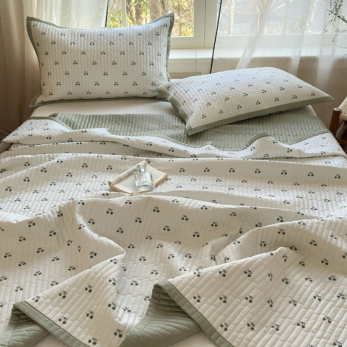 91家纺网 家纺一手货源 找家纺 美优兰 2025春夏新款双面天丝高温砂洗床盖 元气樱桃绿