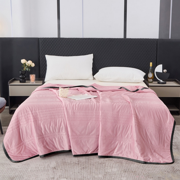 91家纺网 家纺一手货源 找家纺 丝薇雅 2025新款凉感丝夏被冰淇淋夏凉被 黑边-条纹粉色