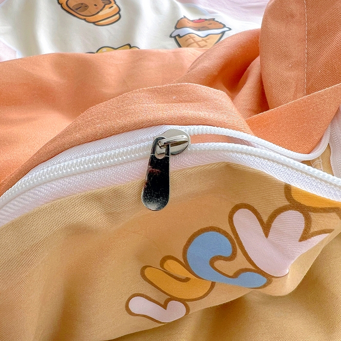 91家纺网 家纺一手货源 找家纺 2025新款原创设计卡皮巴拉全棉四件套-有作品登记证书 向往的生活