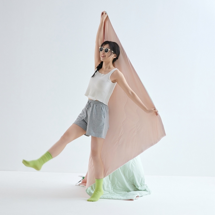 91家纺网 家纺一手货源 找家纺 2025春夏新款A类母婴级西瓜啵啵凉感被锦氨夏凉被空调被 星辰绿+海棠粉