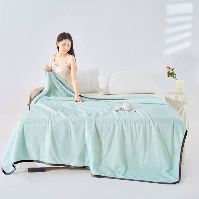 91家纺网 家纺一手货源 找家纺 丝薇雅 2025新款凉感丝夏被冰淇淋夏凉被 黑边-圆圈浅绿