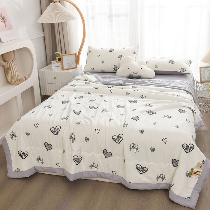 91家纺网 家纺一手货源 找家纺 红日子纺织品 2025新款棉麻夏被四件套 黑白爱心