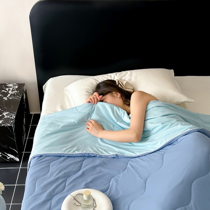 91家纺网 家纺一手货源 找家纺 时年家纺 2025新款升级版180克高定即刻凉感夏被 海盐蓝