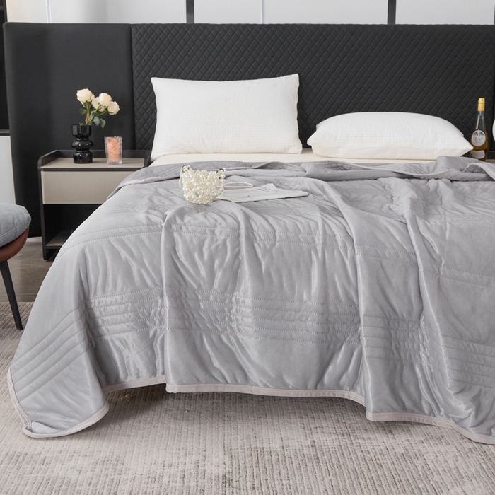 91家纺网 家纺一手货源 找家纺 丝薇雅 2025新款凉感丝夏被冰淇淋夏凉被 条纹灰色