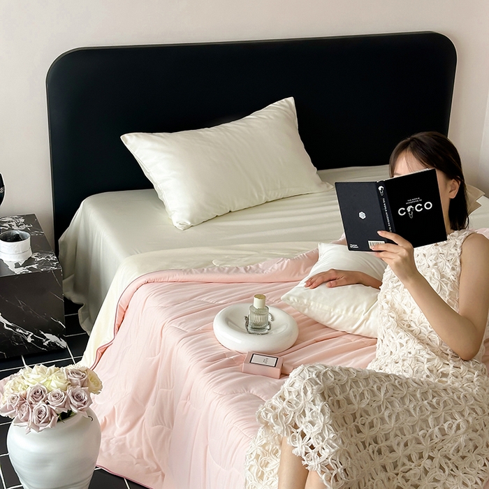 91家纺网 家纺一手货源 找家纺 时年家纺 2025新款升级版180克高定即刻凉感夏被 奶油粉