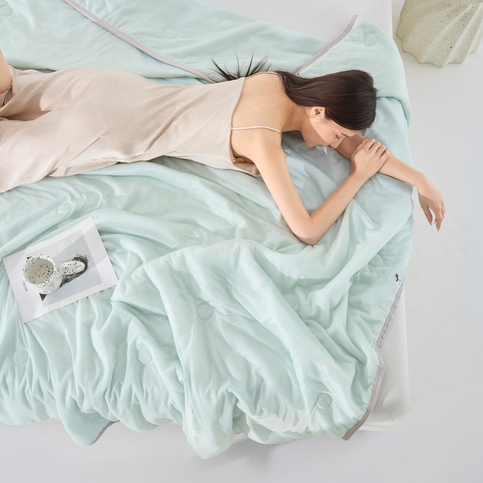 91家纺网 家纺一手货源 找家纺 丝薇雅 2025新款凉感丝夏被冰淇淋夏凉被 圆圈浅绿