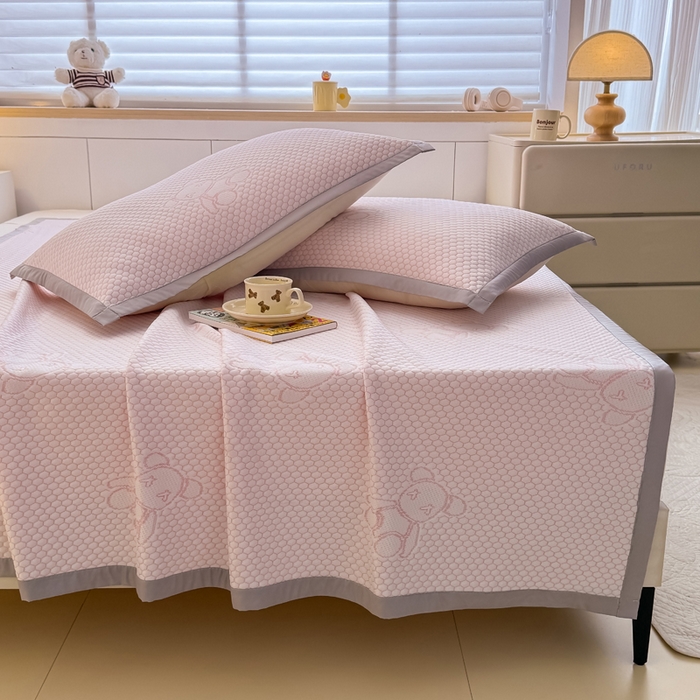 91家纺网 家纺一手货源 找家纺 999家纺   2025新款凉感提花冰豆豆凉席三件套 冰块熊-粉（凉席款）