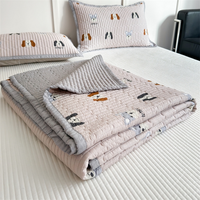 91家纺网 家纺一手货源 找家纺 美优兰 2025春夏新款双面天丝高温砂洗床盖 汪星人