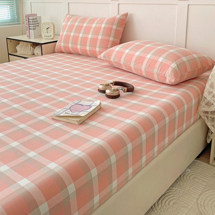 91家纺网 家纺一手货源 找家纺 2025新款全棉水洗棉套件-单床笠 洛伊粉咖小格