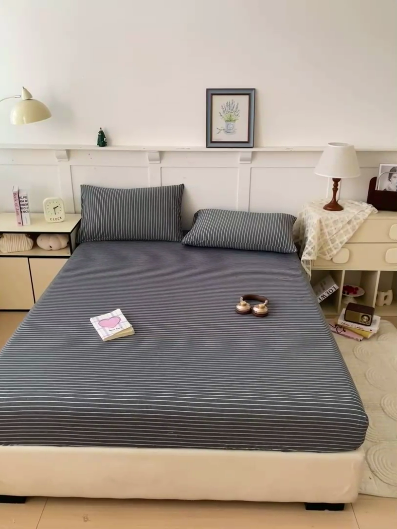 91家纺网 家纺一手货源 找家纺 2025新款全棉水洗棉套件-单床笠 灰细条