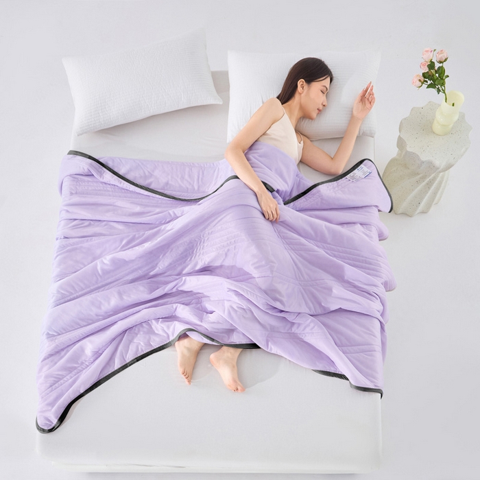 91家纺网 家纺一手货源 找家纺 丝薇雅 2025新款凉感丝夏被冰淇淋夏凉被 黑边-条纹魅紫