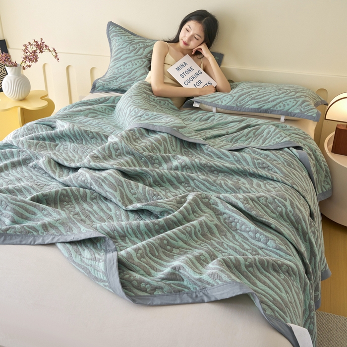 91家纺网 家纺一手货源 找家纺 棠薇家纺  2025新款北欧风盖毯毛巾被 木影湖灰