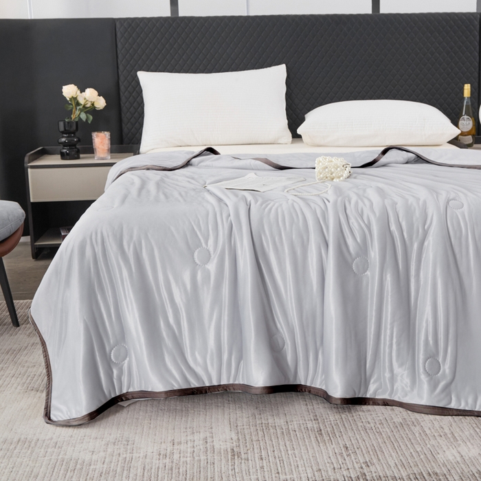 91家纺网 家纺一手货源 找家纺 丝薇雅 2025新款凉感丝夏被冰淇淋夏凉被 黑边-圆圈灰色