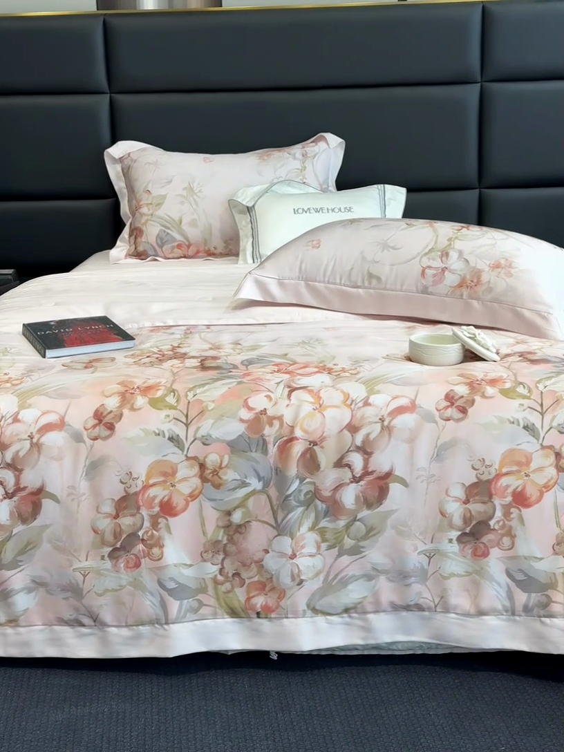 91家纺网 家纺一手货源 找家纺 若未家居 LOVEWE HOUSE 2025新款兰精天丝印花夏被及夏被四件套 花西子 粉（床单款+床盖款）