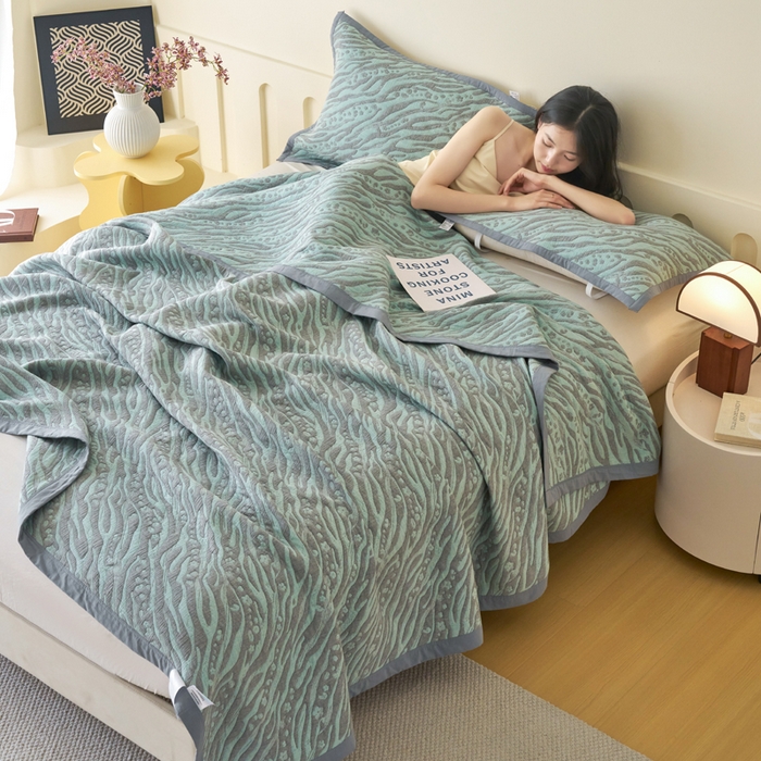 91家纺网 家纺一手货源 找家纺 棠薇家纺  2025新款北欧风盖毯毛巾被 木影湖灰