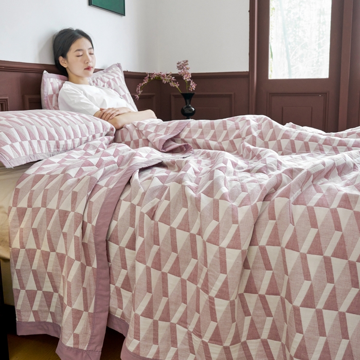 91家纺网 家纺一手货源 找家纺 棠薇家纺  2025新款北欧风盖毯毛巾被 菱格紫