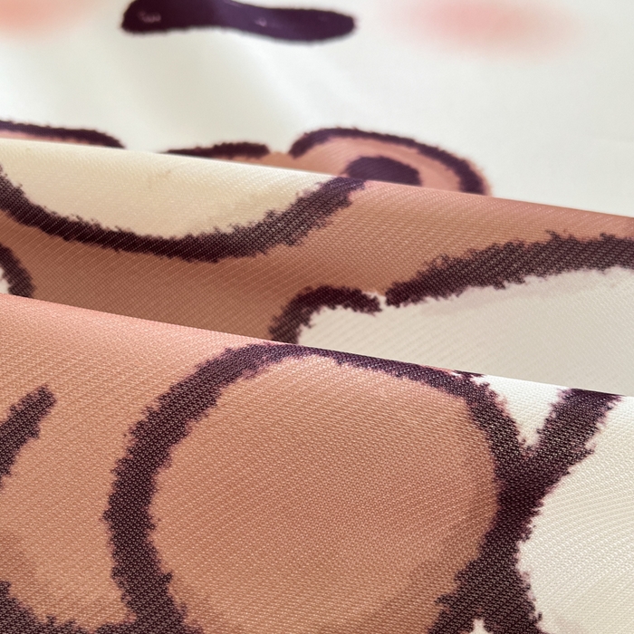 91家纺网 家纺一手货源 找家纺 金爱家  2025新款正版授权miiiiichan可爱卡通大版数码印花A类1200D冰感丝凉感席冰丝三件套平铺床笠系列 蓝色波点熊