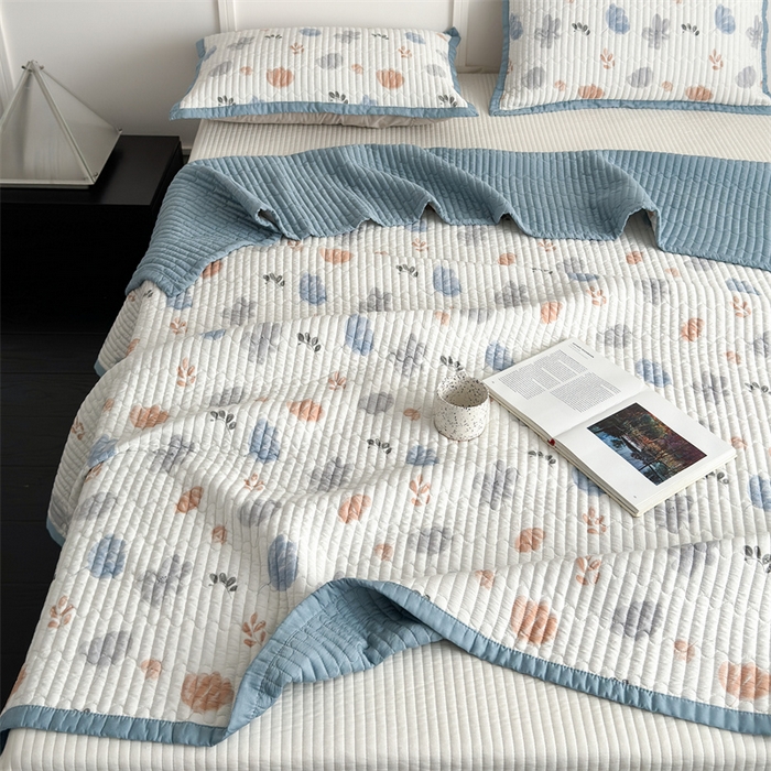 91家纺网 家纺一手货源 找家纺 美优兰 2025春夏新款双面天丝高温砂洗床盖 蓝海