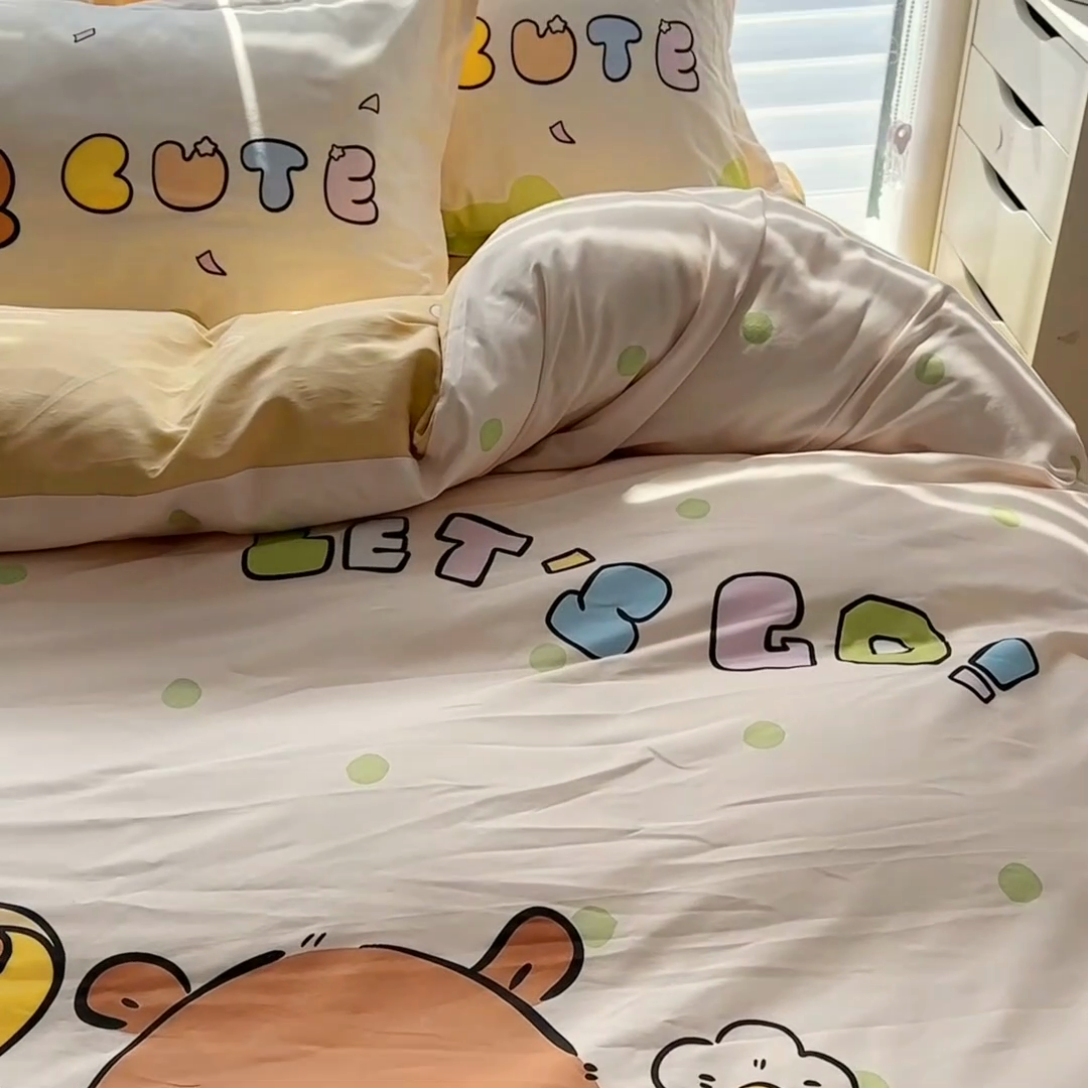 91家纺网 家纺一手货源 找家纺 2025新款原创设计卡皮巴拉全棉四件套-有作品登记证书 波点巴拉