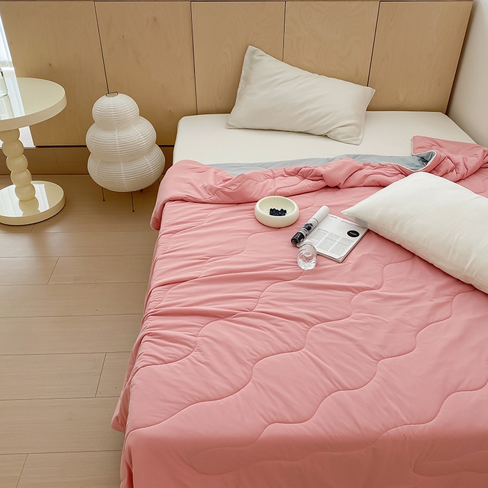 91家纺网 家纺一手货源 找家纺 时年家纺 2025新款升级版180克高定即刻凉感夏被 樱花粉