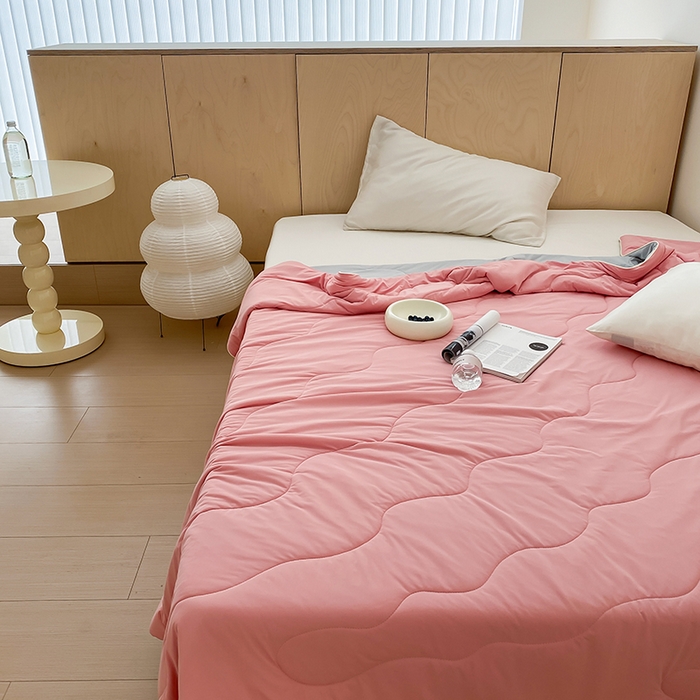 91家纺网 家纺一手货源 找家纺 时年家纺 2025新款升级版180克高定即刻凉感夏被 樱花粉