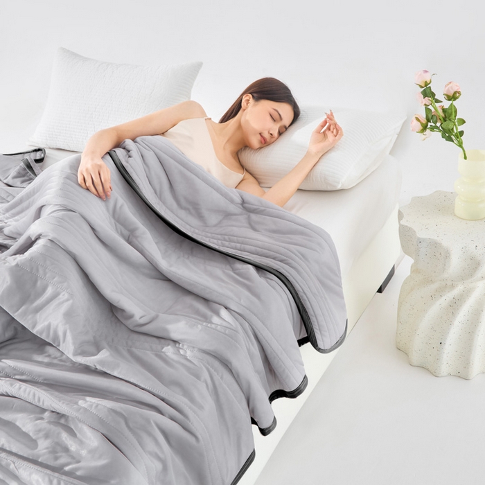 91家纺网 家纺一手货源 找家纺 丝薇雅 2025新款凉感丝夏被冰淇淋夏凉被 黑边-条纹灰色