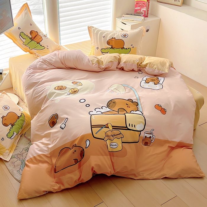 91家纺网 家纺一手货源 找家纺 2025新款原创设计卡皮巴拉全棉四件套-有作品登记证书 向往的生活