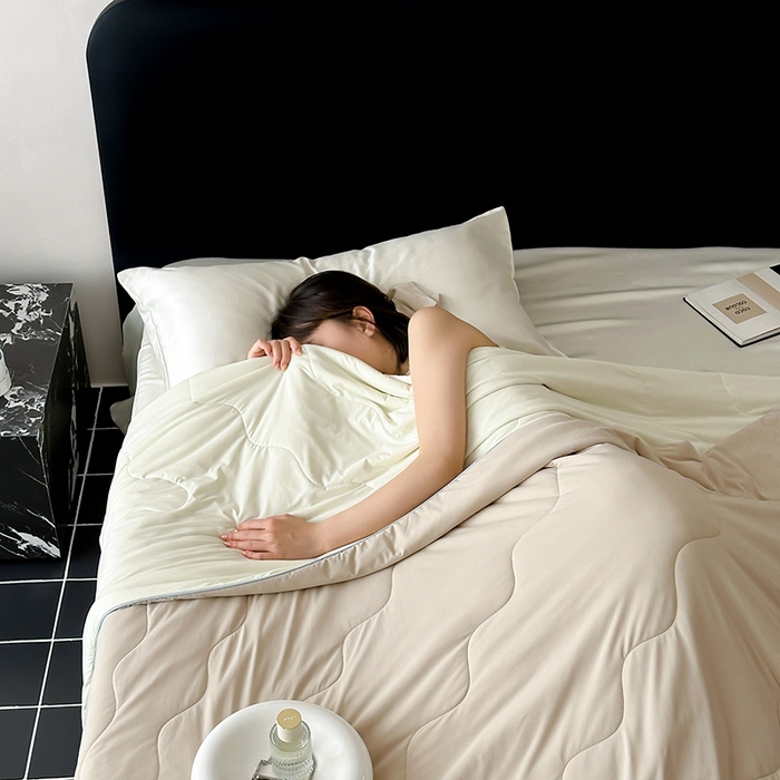 91家纺网 家纺一手货源 找家纺 时年家纺 2025新款升级版180克高定即刻凉感夏被 奶咖米