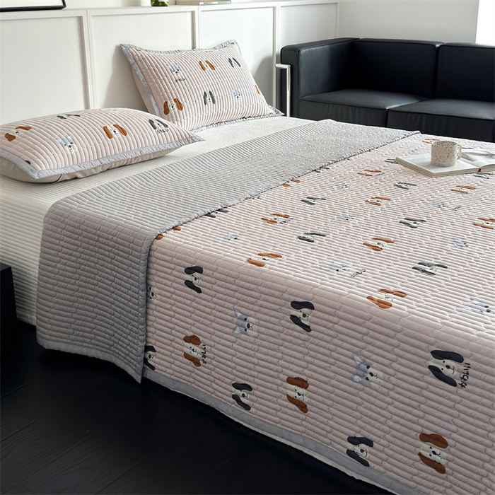 91家纺网 家纺一手货源 找家纺 美优兰 2025春夏新款双面天丝高温砂洗床盖 汪星人