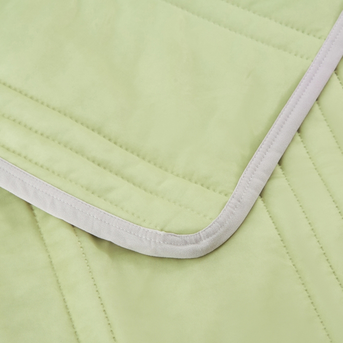 91家纺网 家纺一手货源 找家纺 丝薇雅 2025新款凉感丝夏被冰淇淋夏凉被 条纹果绿