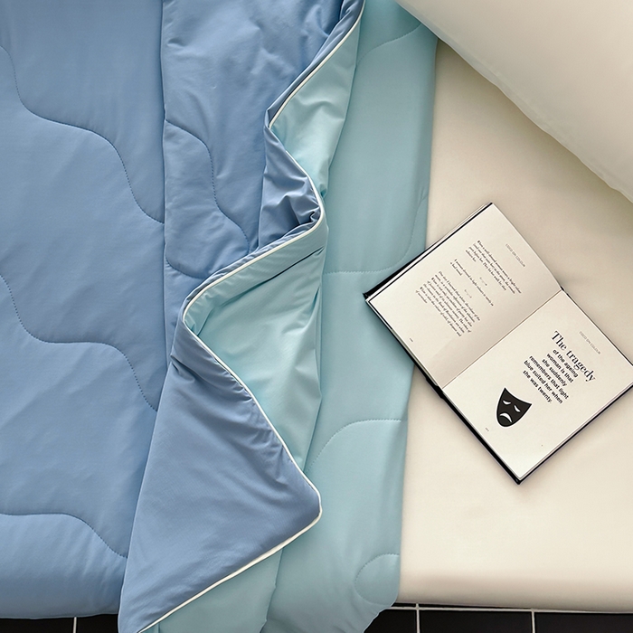 91家纺网 家纺一手货源 找家纺 时年家纺 2025新款升级版180克高定即刻凉感夏被 海盐蓝