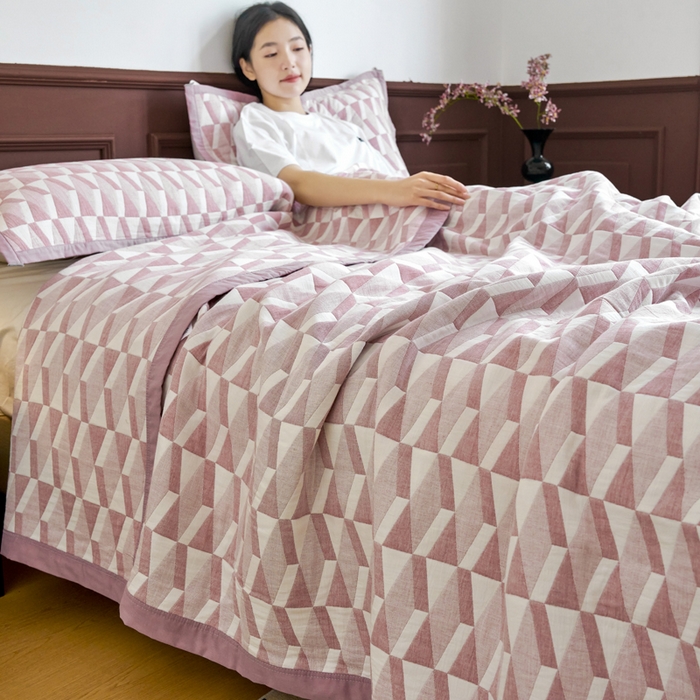 91家纺网 家纺一手货源 找家纺 棠薇家纺  2025新款北欧风盖毯毛巾被 菱格紫