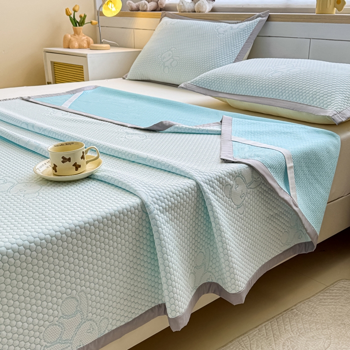 91家纺网 家纺一手货源 找家纺 999家纺   2025新款凉感提花冰豆豆凉席三件套 冰块熊-蓝（凉席款）