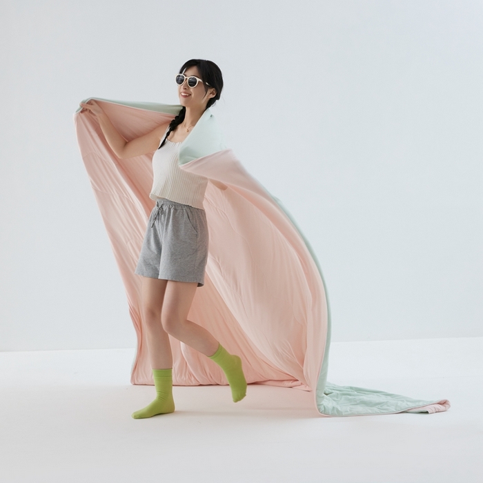 91家纺网 家纺一手货源 找家纺 2025春夏新款A类母婴级西瓜啵啵凉感被锦氨夏凉被空调被 星辰绿+海棠粉