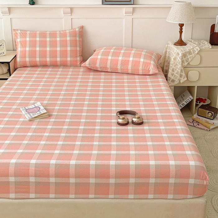 91家纺网 家纺一手货源 找家纺 2025新款全棉水洗棉套件-单床笠 洛伊粉咖小格