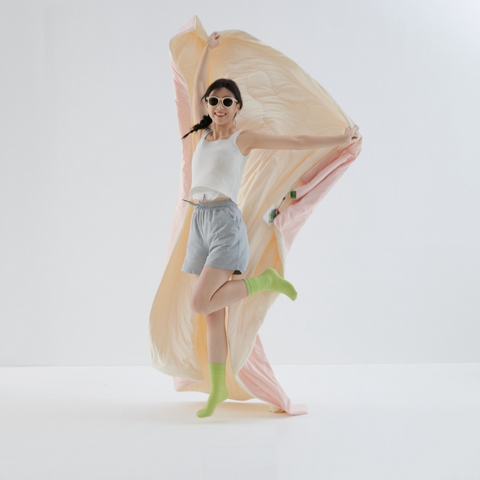 91家纺网 家纺一手货源 找家纺 2025春夏新款A类母婴级西瓜啵啵凉感被锦氨夏凉被空调被 蜜桃粉+淡雅黄