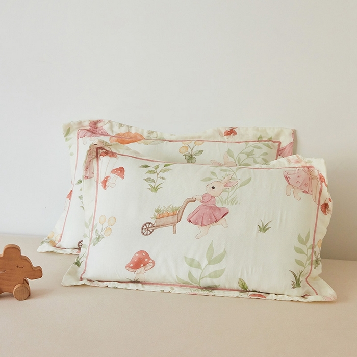 91家纺网 家纺一手货源 找家纺 嗨生活2025新款天竹系列A类竹纤维四层纱枕套 儿童枕套 幼儿园枕套 田野兔子