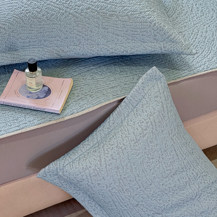 91家纺网 家纺一手货源 找家纺 棉生活家纺 2025新款高端款冰离子超软按摩凉席 豹纹-兰-床裙款