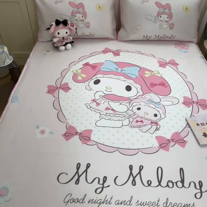 91家纺网 家纺一手货源 找家纺  博雅新款三丽欧A类大版数码印花1200D冰丝凉席-床笠款 小花美乐蒂