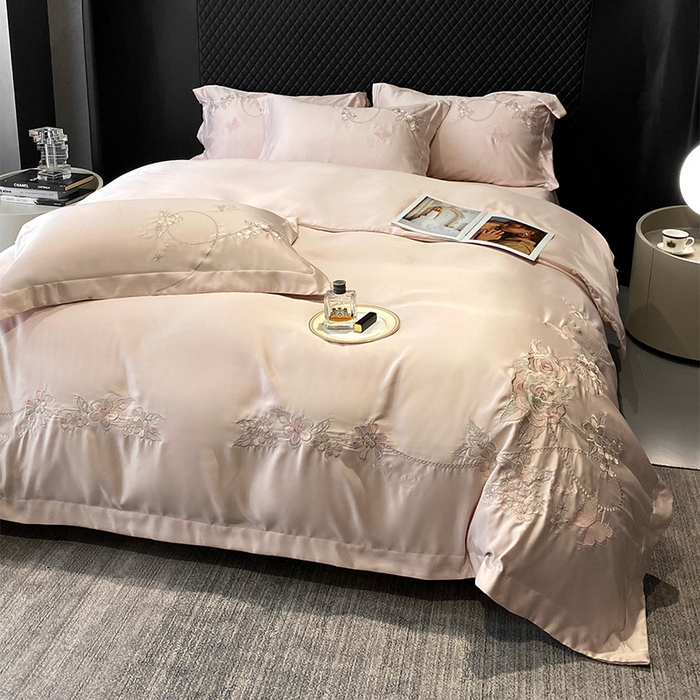 91家纺网 家纺一手货源 找家纺 优悦 2025新款冰丝简奢绣花四件套 雅韵佳人-粉