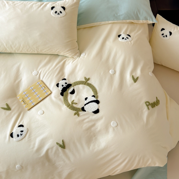 91家纺网 家纺一手货源 找家纺 锦觅家纺 2025新款卡通小清新毛巾绣全棉纯棉四件套（大版定位花型） 可爱熊猫