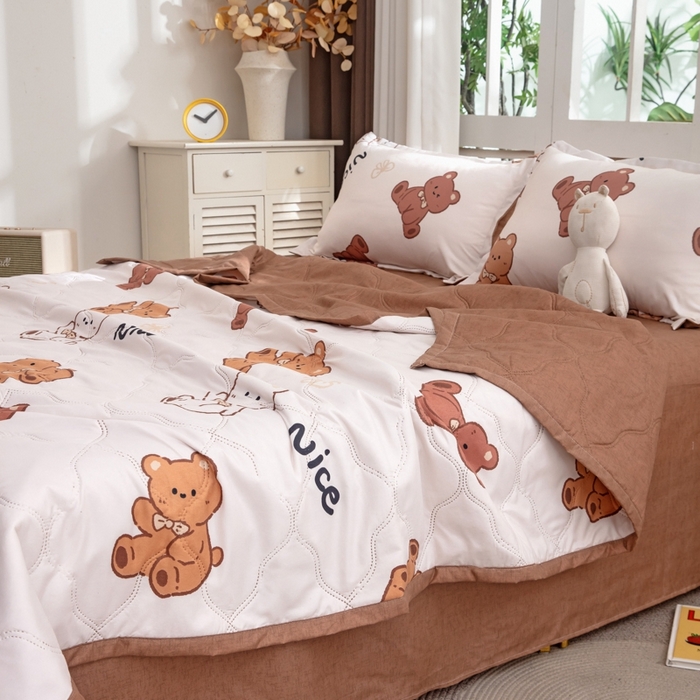 91家纺网 家纺一手货源 找家纺 乐居坊2025新款亲肤舒适印花芦荟棉夏凉被四件套 Nice 小熊