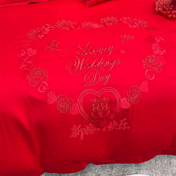 91家纺网 家纺一手货源 找家纺 晶缦家纺 2025新款喷气全棉13376婚庆绣花四件套 新婚快乐-红