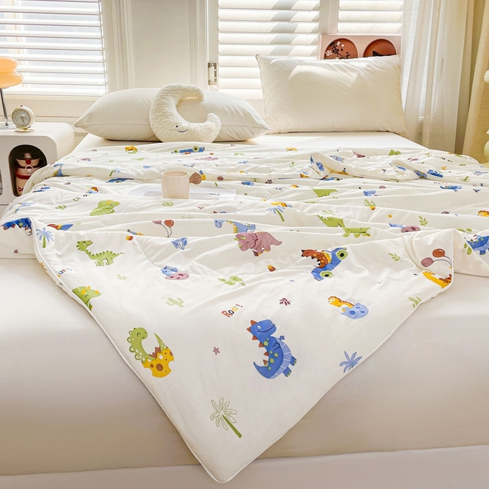 91家纺网 家纺一手货源 找家纺 好梦来家纺（原锦茂家纺） 2025新款印花凉感丝抗菌夏被 恐龙派对