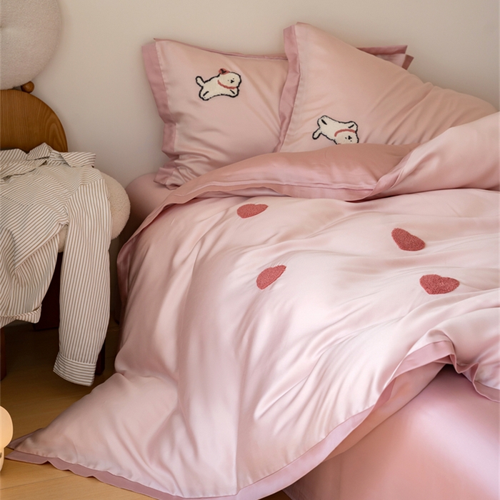 91家纺网 家纺一手货源 找家纺 FORTWO家纺原创设计（FOR TWO家纺） 2025新款60支兰精天丝毛巾绣四件套-断角款 初恋