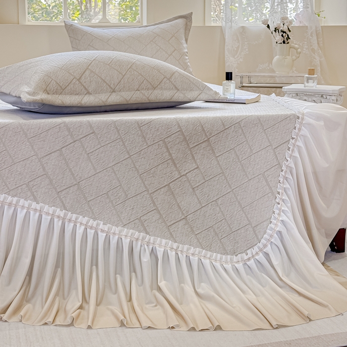 91家纺网 家纺一手货源 找家纺 棉生活家纺 2025新款高端款冰离子超软按摩凉席 方格-香槟-床裙款