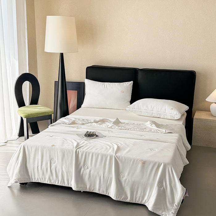 91家纺网 家纺一手货源 找家纺 茧羽世家 2025新款超柔蚕花夏被系列 茧