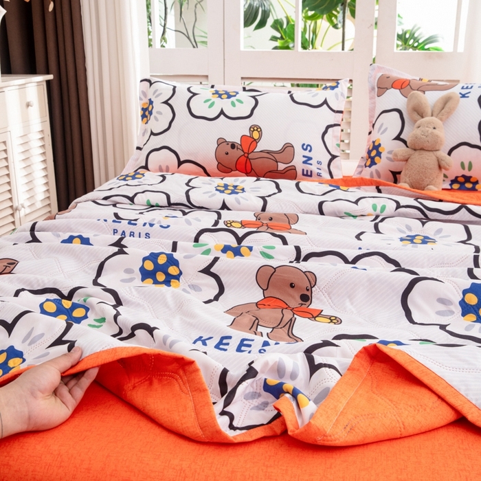 91家纺网 家纺一手货源 找家纺 乐居坊2025新款亲肤舒适印花芦荟棉夏凉被四件套 巴黎世家